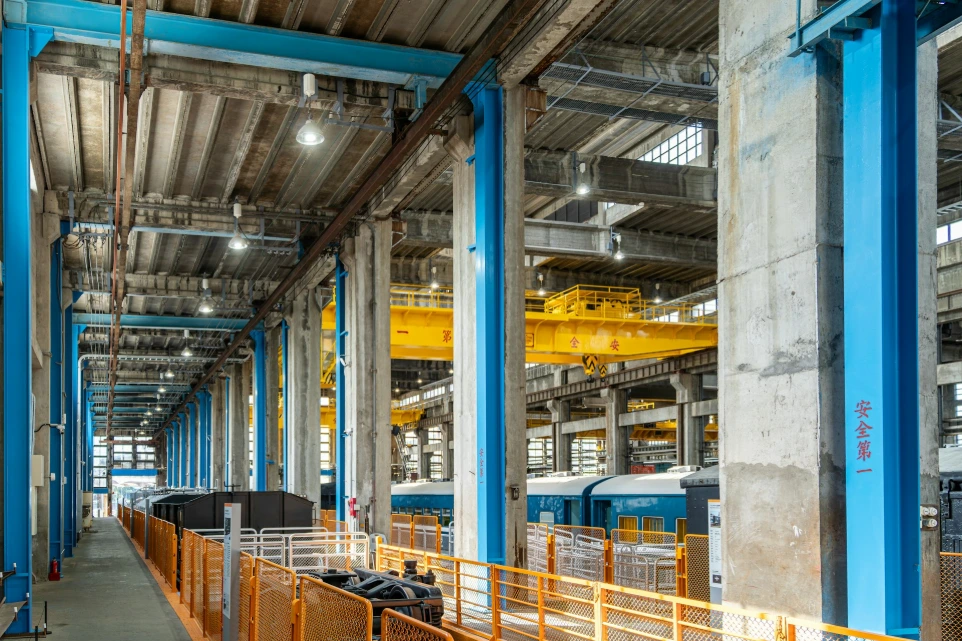 industrial logistics services, freight delivery USA, MaterialHubUSA logistics, White Glove industrial delivery, equipment shipping services, EPC logistics, plant delivery coordination